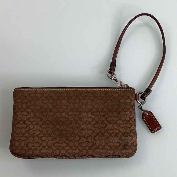 Coach Signature patter leather trim wristlet size 7.5 X 4 - Picture 5 of 13